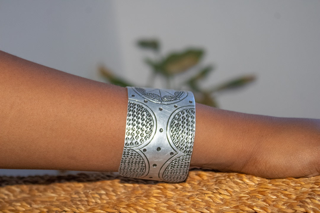 Alluminium hand bracelets